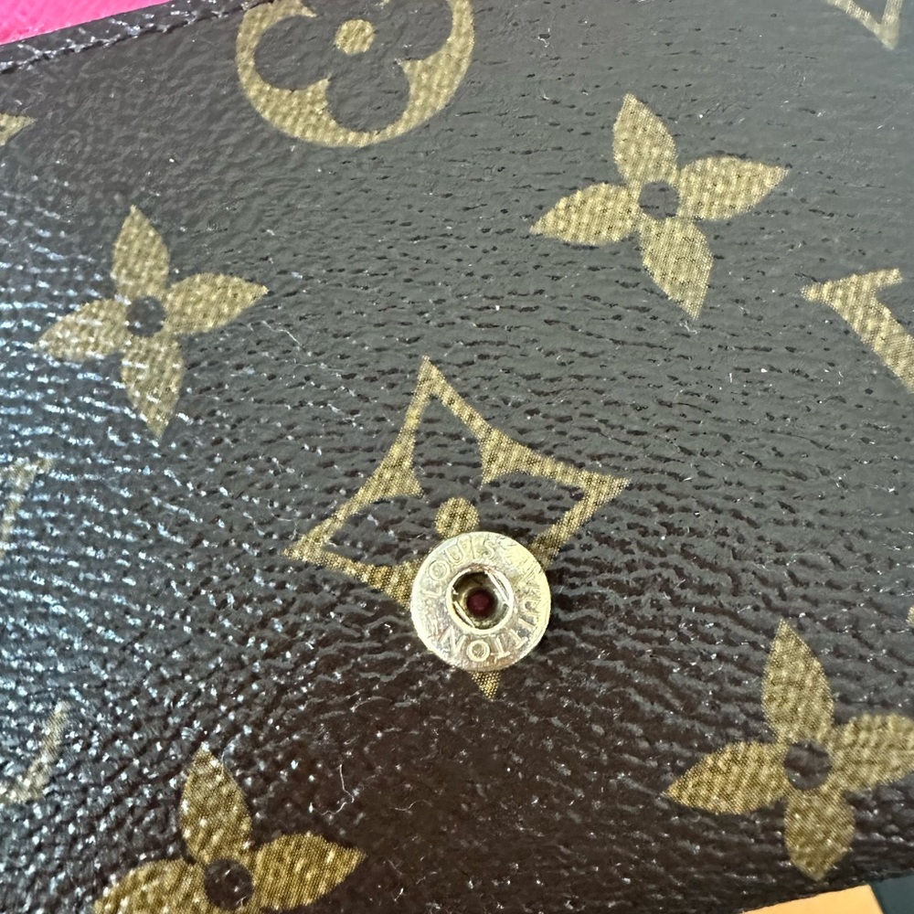 💞SOLD! Louis Vuitton Victorine Christmas Animation Wallet Monogram Rose Pivoine - Picture 3 of 15